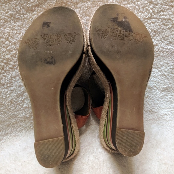 Nine West Vintage Collection wedge sandals. - Picture 4 of 5